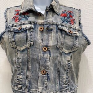 Embroidered Light Wash Denim Vest - Red Floral
